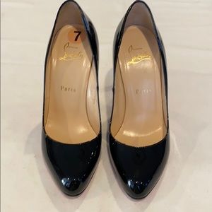 Christian Louboutin Sz-37 black patent pumps